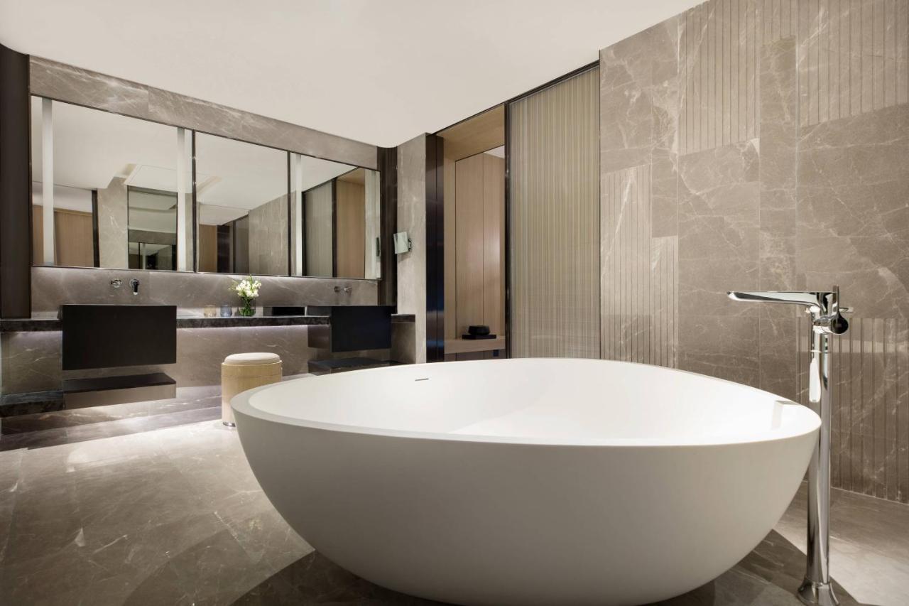 Courtyard By Marriott Shenzhen Northwest Hotel Exterior photo