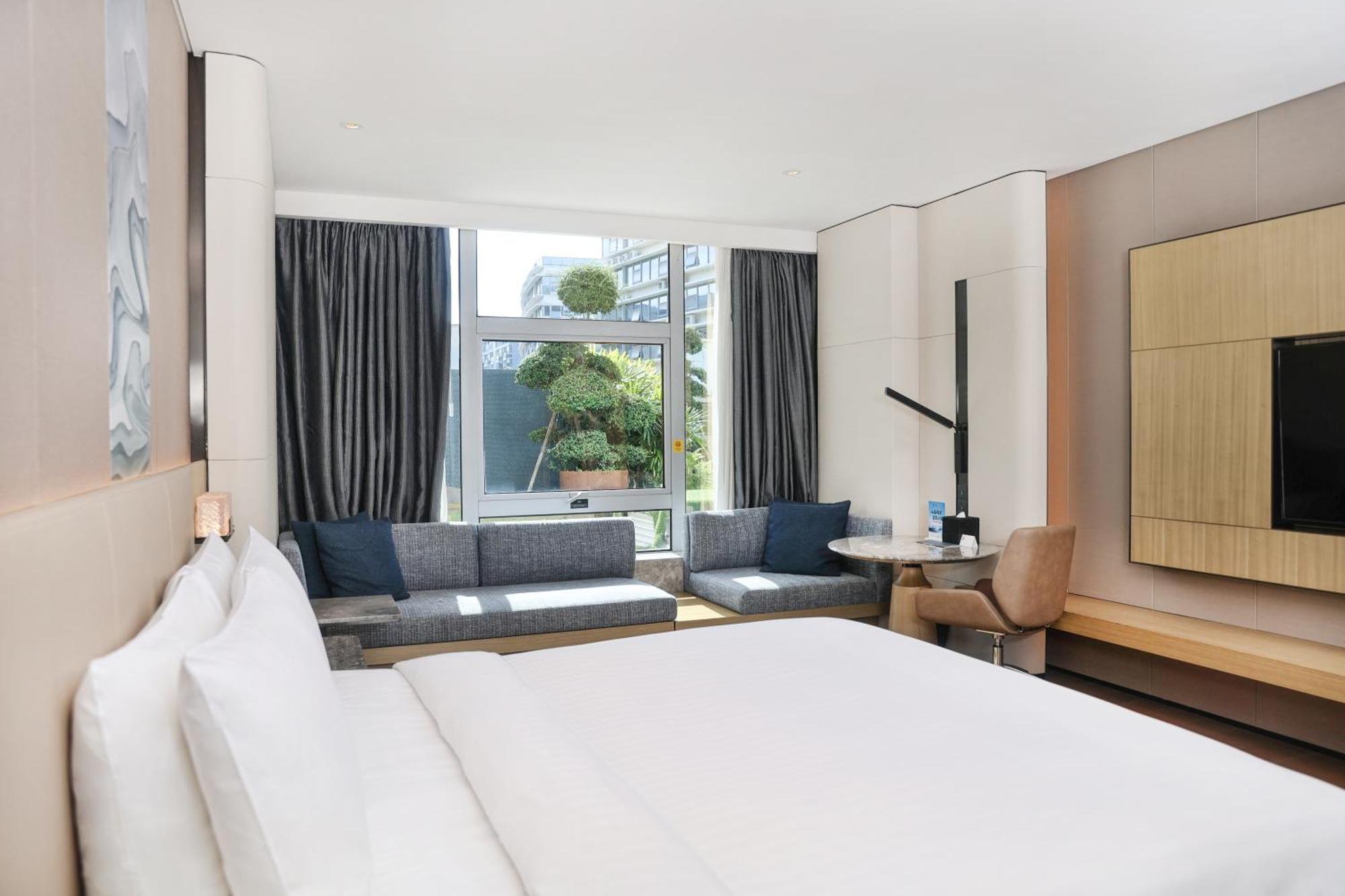 Courtyard By Marriott Shenzhen Northwest Hotel Exterior photo